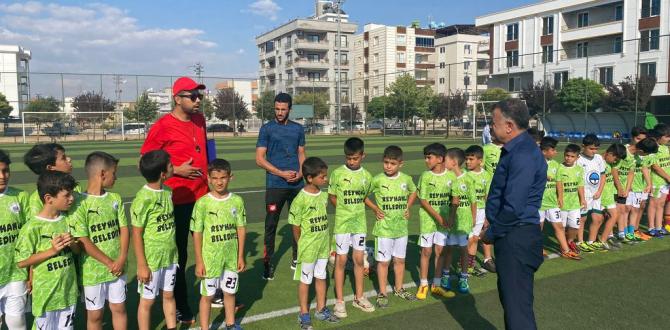 YAZ FUTBOL OKULU DEVAM EDİYOR