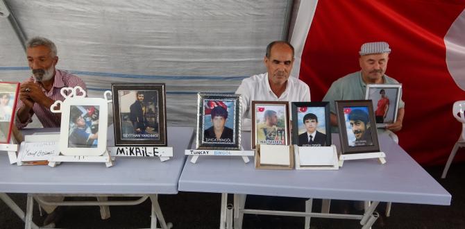 Terör mağduru aileler Diyarbakır’da evlat nöbetinde